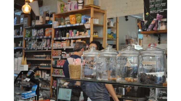 Thriving Organic Health Shop & Deli in Prime London Location Photo 4