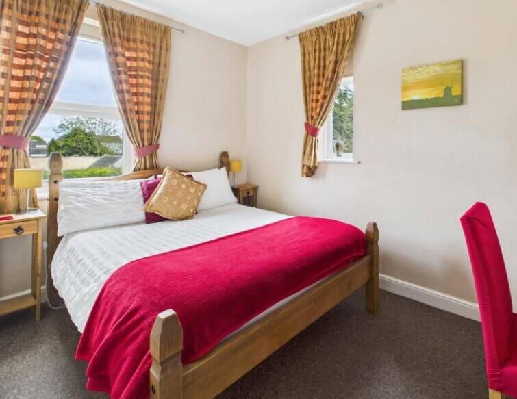 LINCOLNSHIRE COAST - GUEST HOUSE WITH STUNNING GARDENS AND SEPERATE ANNEXE Photo 4