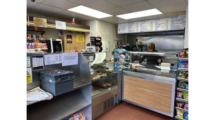 Long-Standing Takeaway Business with 30+ Years of Trading & Freehold Available Based in Falkirk Scotland Photo 4