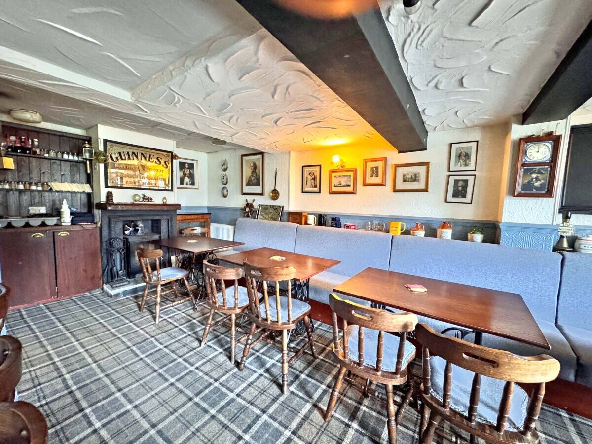 NORTHALLERTON - FREEHOLD VILLAGE PUB Photo 4