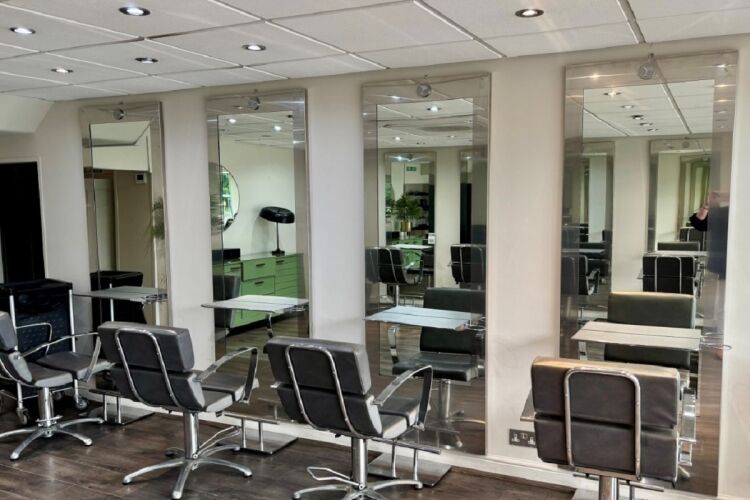 Two Hair Salons - London Photo 4