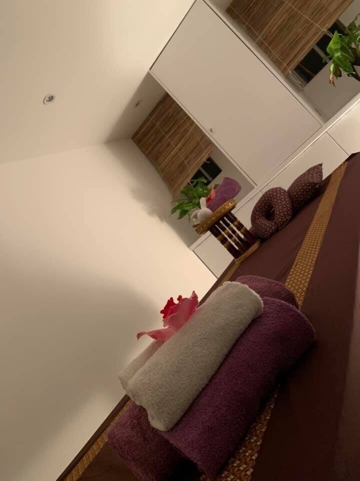 Award Winning Thai Therapy business for Sale in Newbury, Berkshire Photo 4