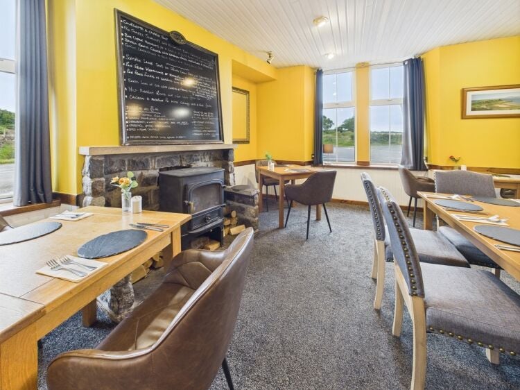 Leasehold Country Hotel with Premium Letting Accommodation Isle of Bute Photo 2