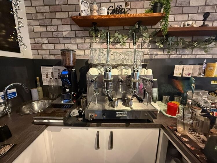 Thriving Southsea Café with Loyal Following & Strong Online Presence