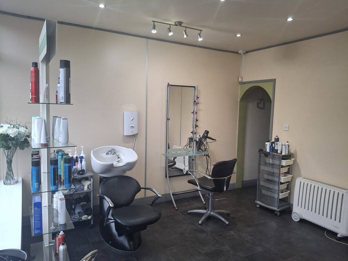 Today selling a hairdressing business. owned by current owner for over 40 years.situated on busy roa Photo 4