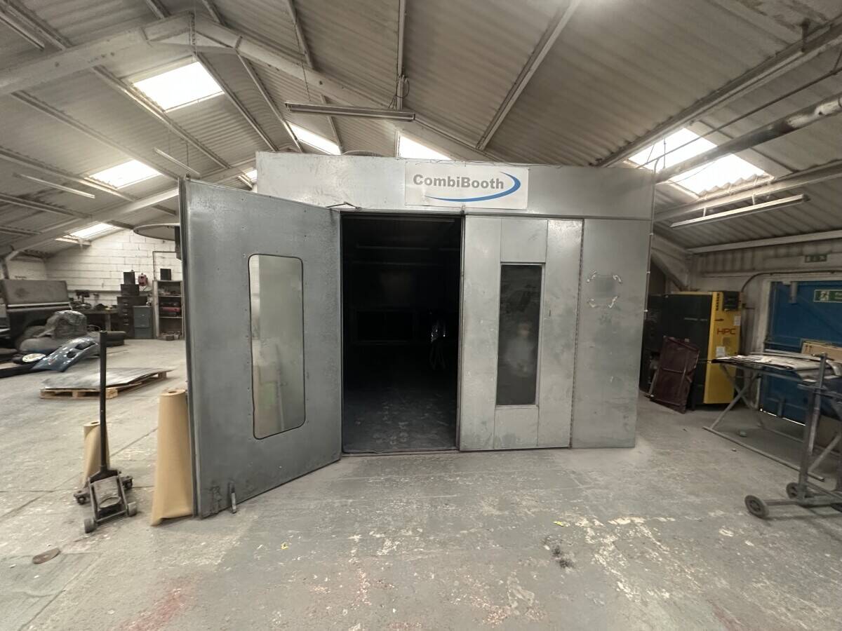 CAR BODYSHOP & PAINT SHOP IN DORCHESTER