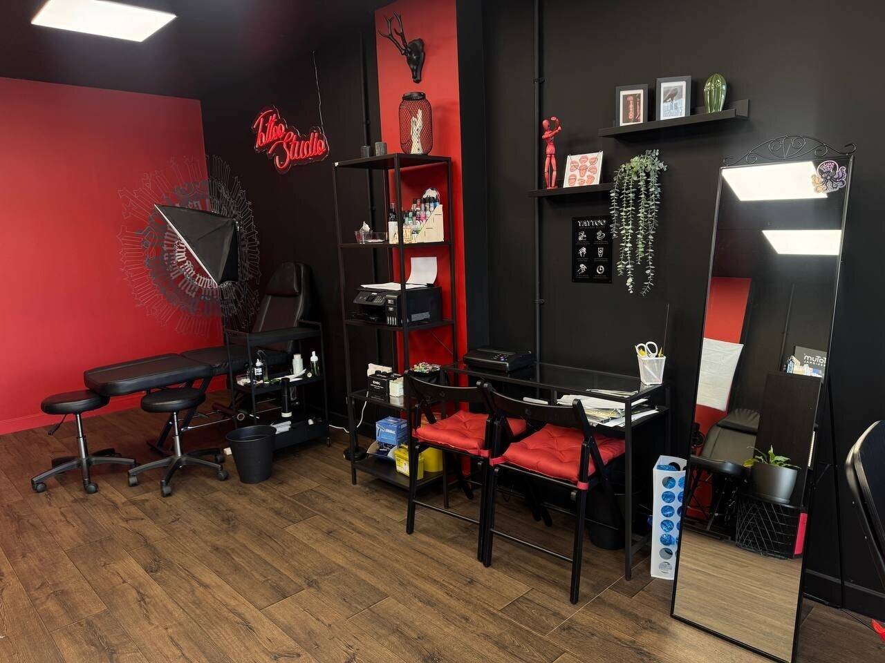 Operating Tattoo Studio in Walsall, Income-Producing Business for Sale Photo 4