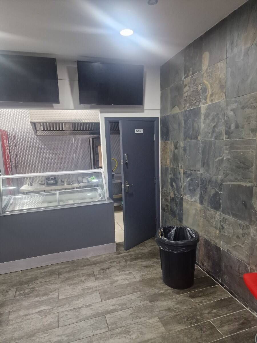 Established Pizza Italian Takeaway Business for sale in Burnley Lancashire.

 Photo 4