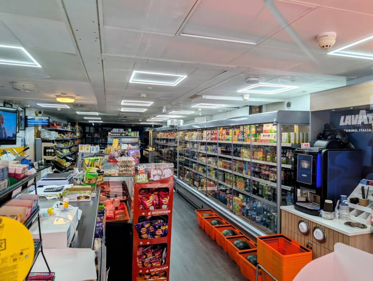 Supermarket & Grocery shop for sale
