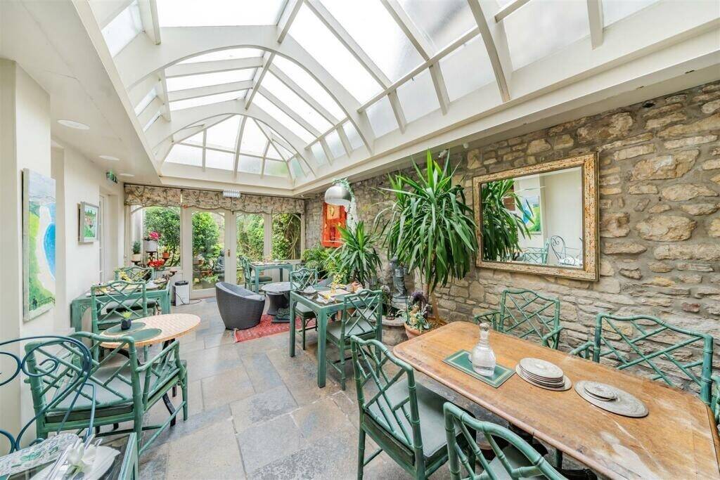 Handsome 18th Century High Quality Guest House in County Town of Dorchester Photo 4