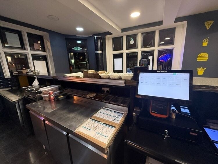 Highly Rated Pizza & Kebab House with Loyal Customer Base Photo 4