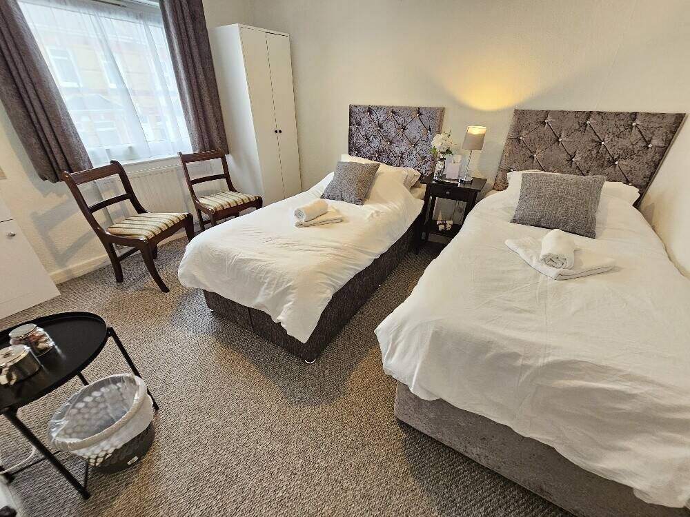 Established & Profitable Exeter Guest House With 6 Letting Bedrooms & Owners 1 Bedroom Accommodation Photo 4