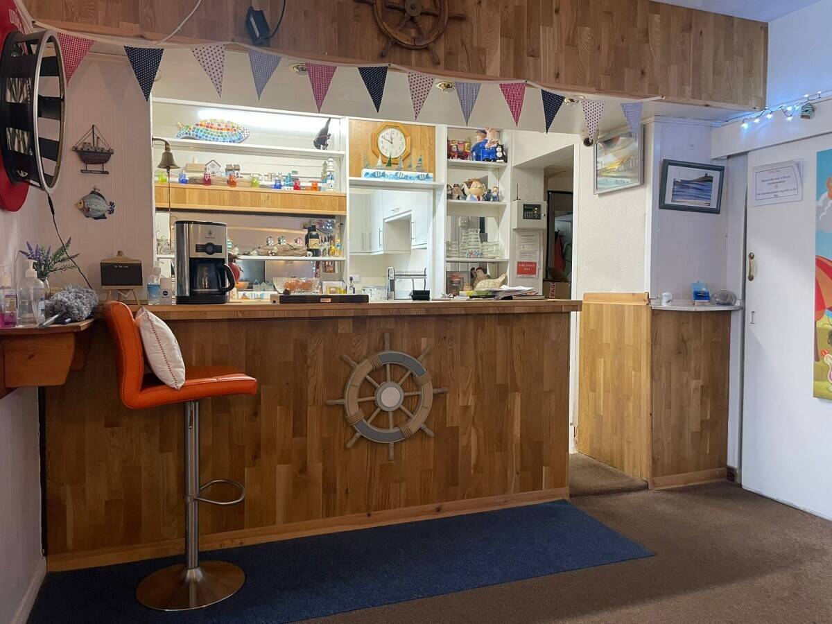 LINCOLNSHIRE COAST - 7 BEDROOM GUEST HOUSE CLOSE TO THE SEAFRONT Photo 4