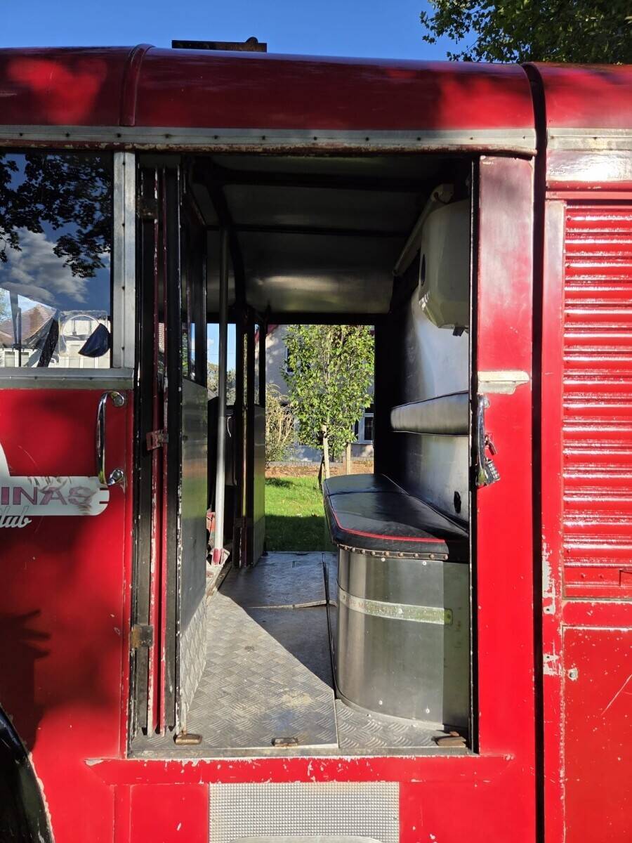 1955 Bedford Coffee Truck – Professionally Restored, One-of-a-Kind Conversion
