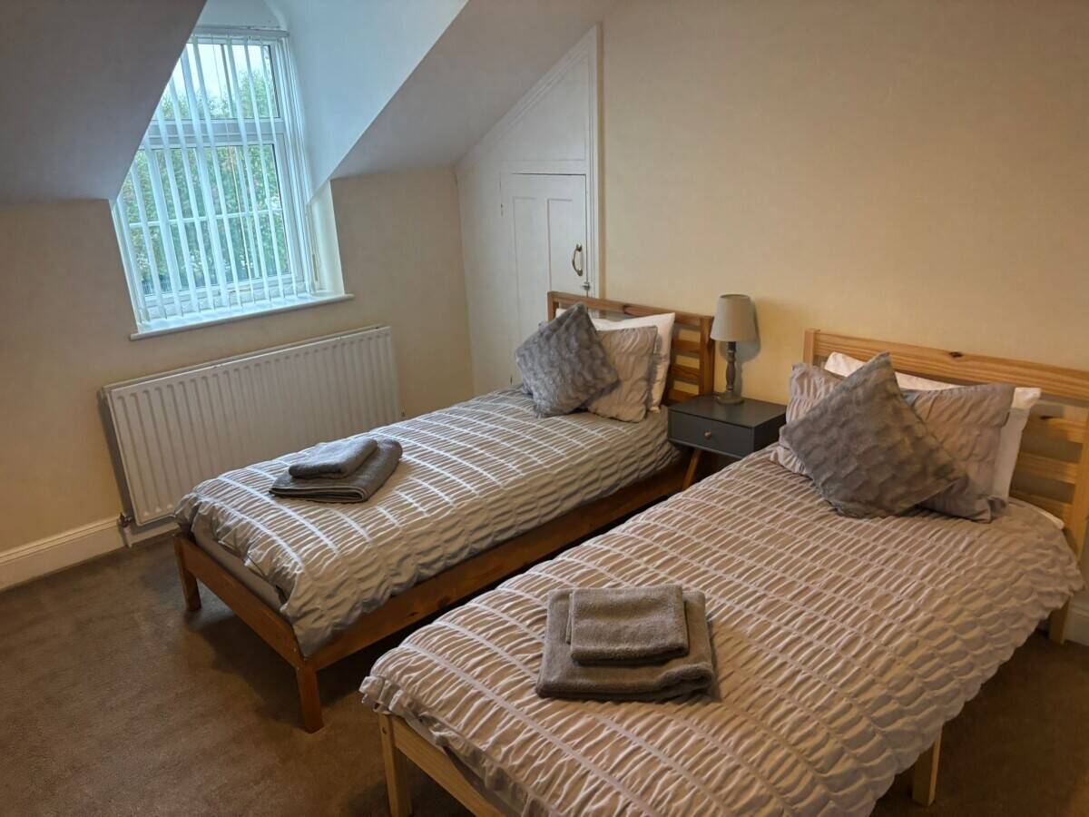 Well-known, Modern, Recently Refurbished Freehold Group of Holiday Cottage Properties Photo 4