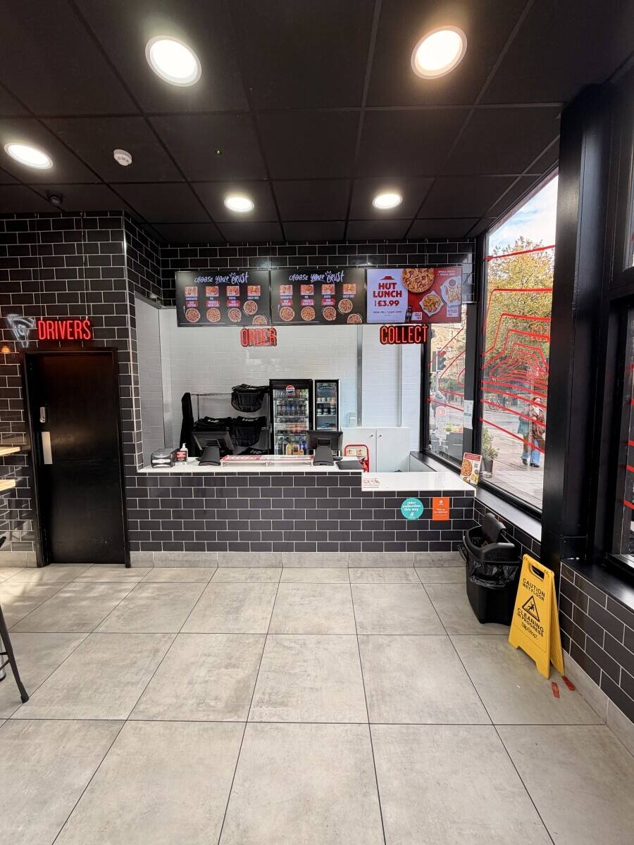 Pizza Hut lease for sale in a prominent trading location in Stockbridge Edinburgh