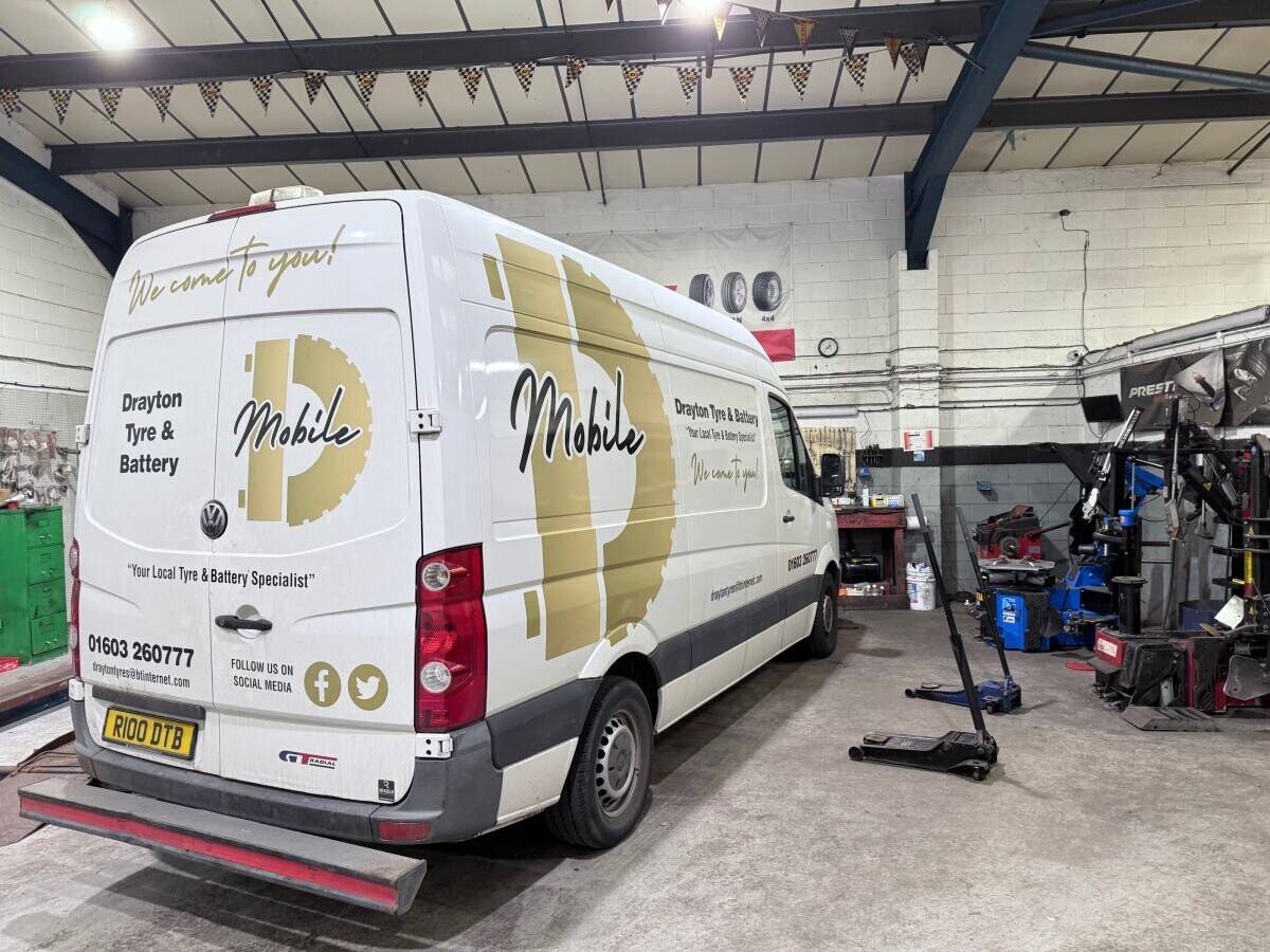 TYRE AND BATTERY SUPPLY AND FITTING CENTRE, FREEHOLD Photo 4