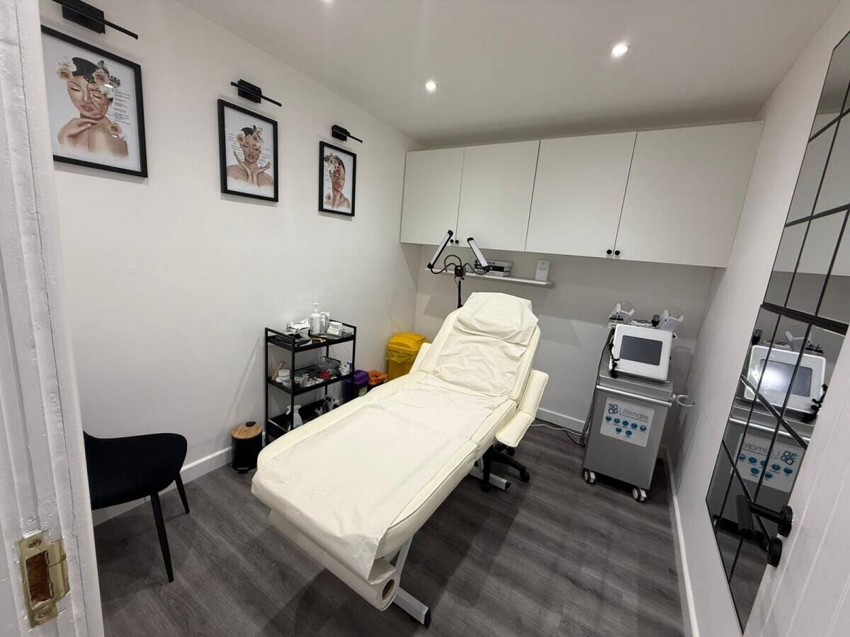 Aesthetics business for sale in Chorleywood Photo 4