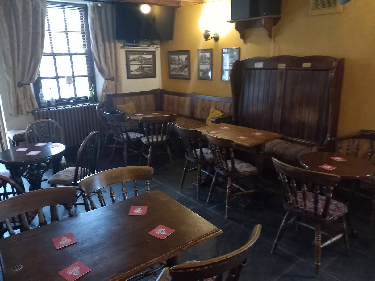 SOUTH WALES - HIGHLY PROFITABLE TRADITIONAL VILLAGE PUB