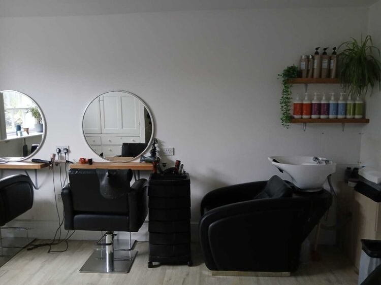 Dazl Hair & Beauty – Shine with an Established Brand Photo 4