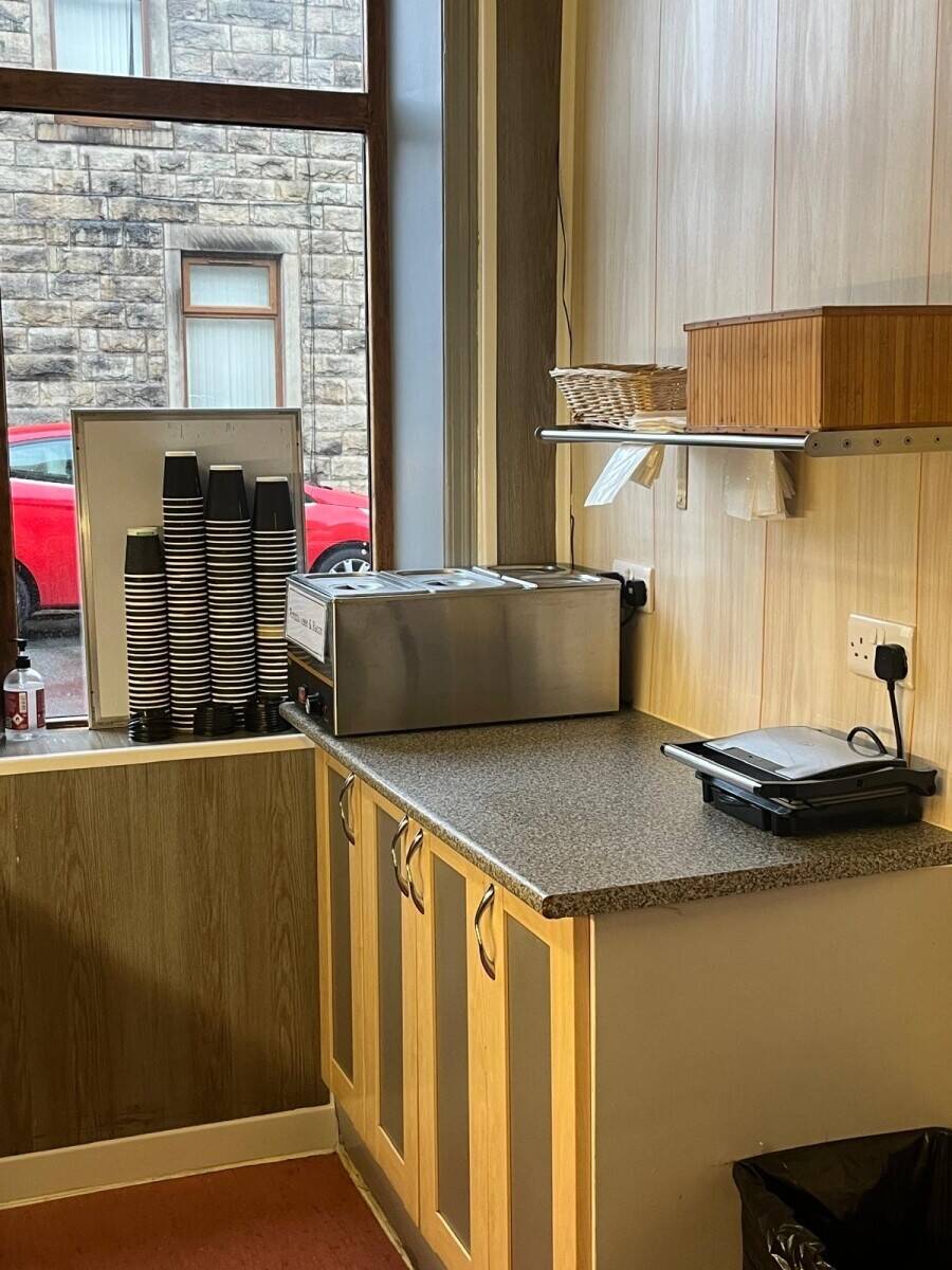 Well Known, Bustling Sandwich Takeaway Business Photo 4