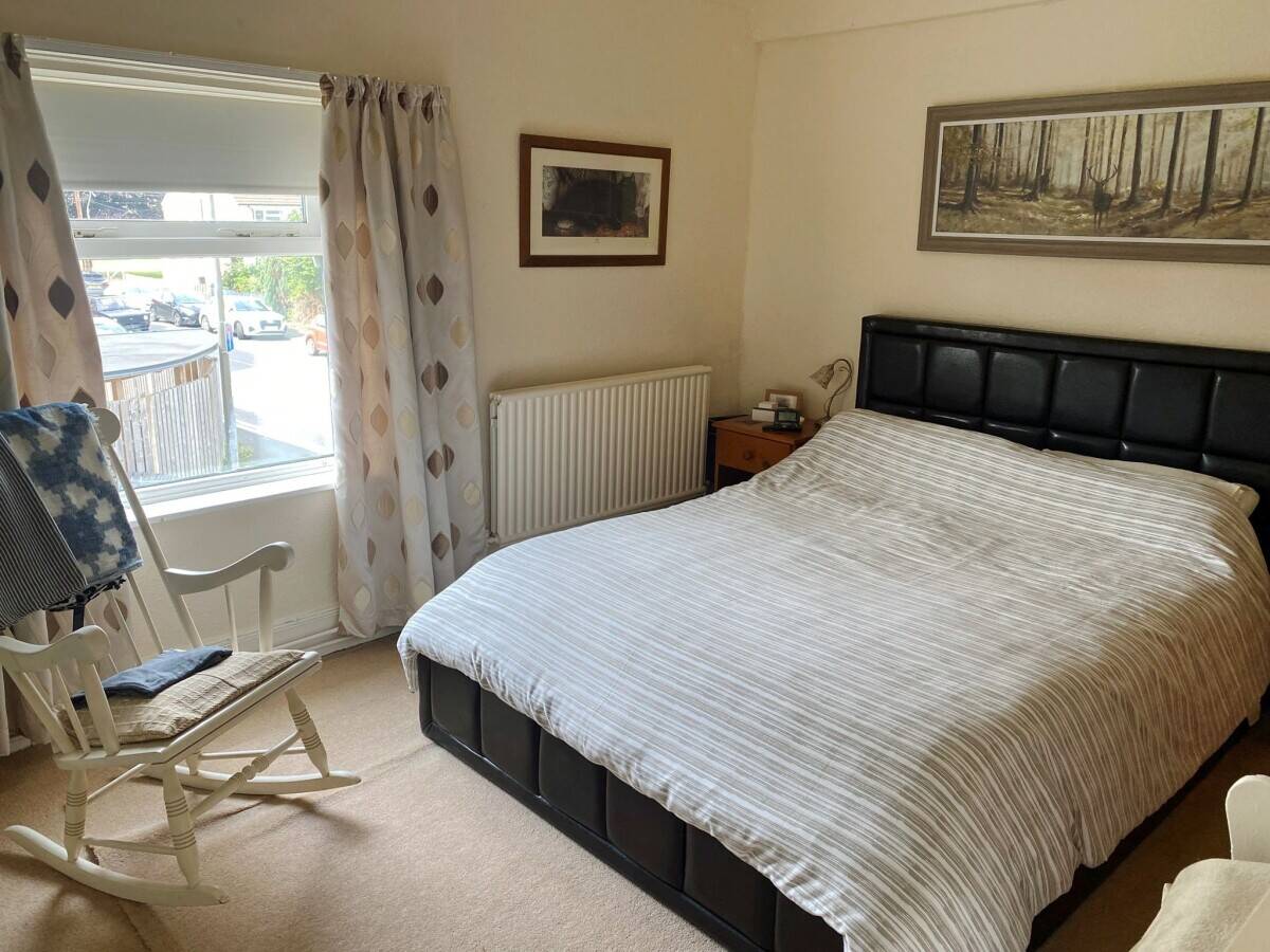 POWYS – WELL-APPOINTED FOOD LED PUBLIC HOUSE WITH EXCELLENT TRADE GARDENS IN BUSTLING MARKET TOWN