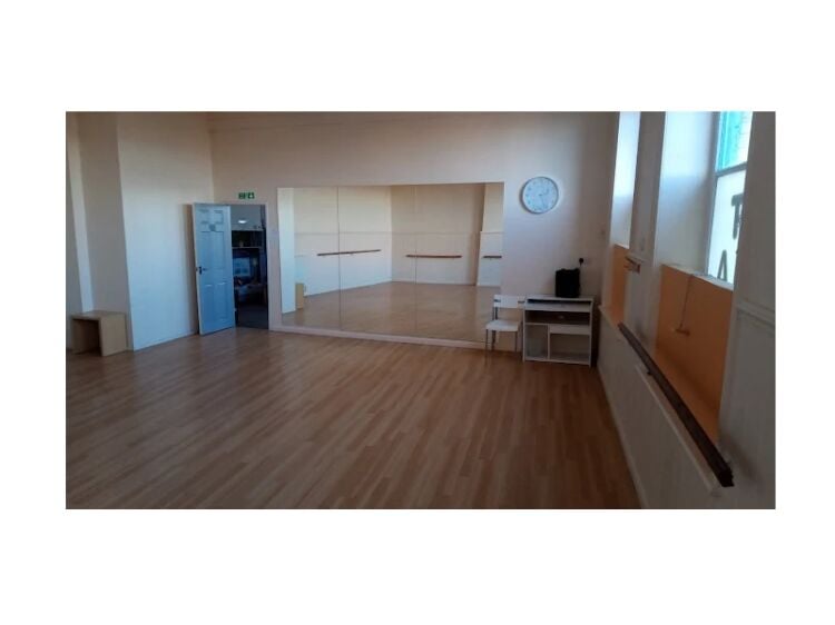 Step Into Success: Established Studio Business with Loyal Clients