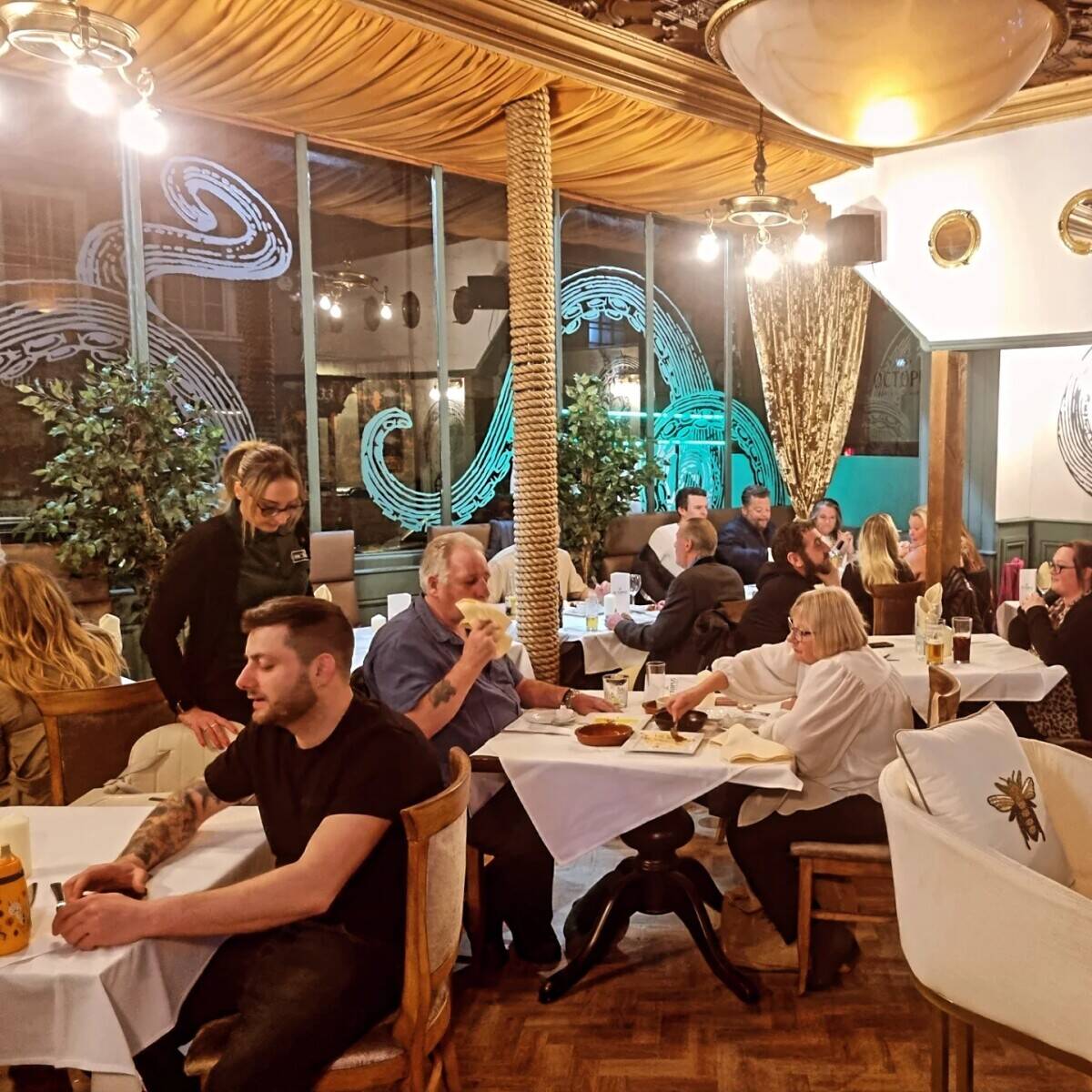Award-Winning Restaurant & Bar for Sale – 10-Year Lease, Fully Fitted & Trading – Photo 5