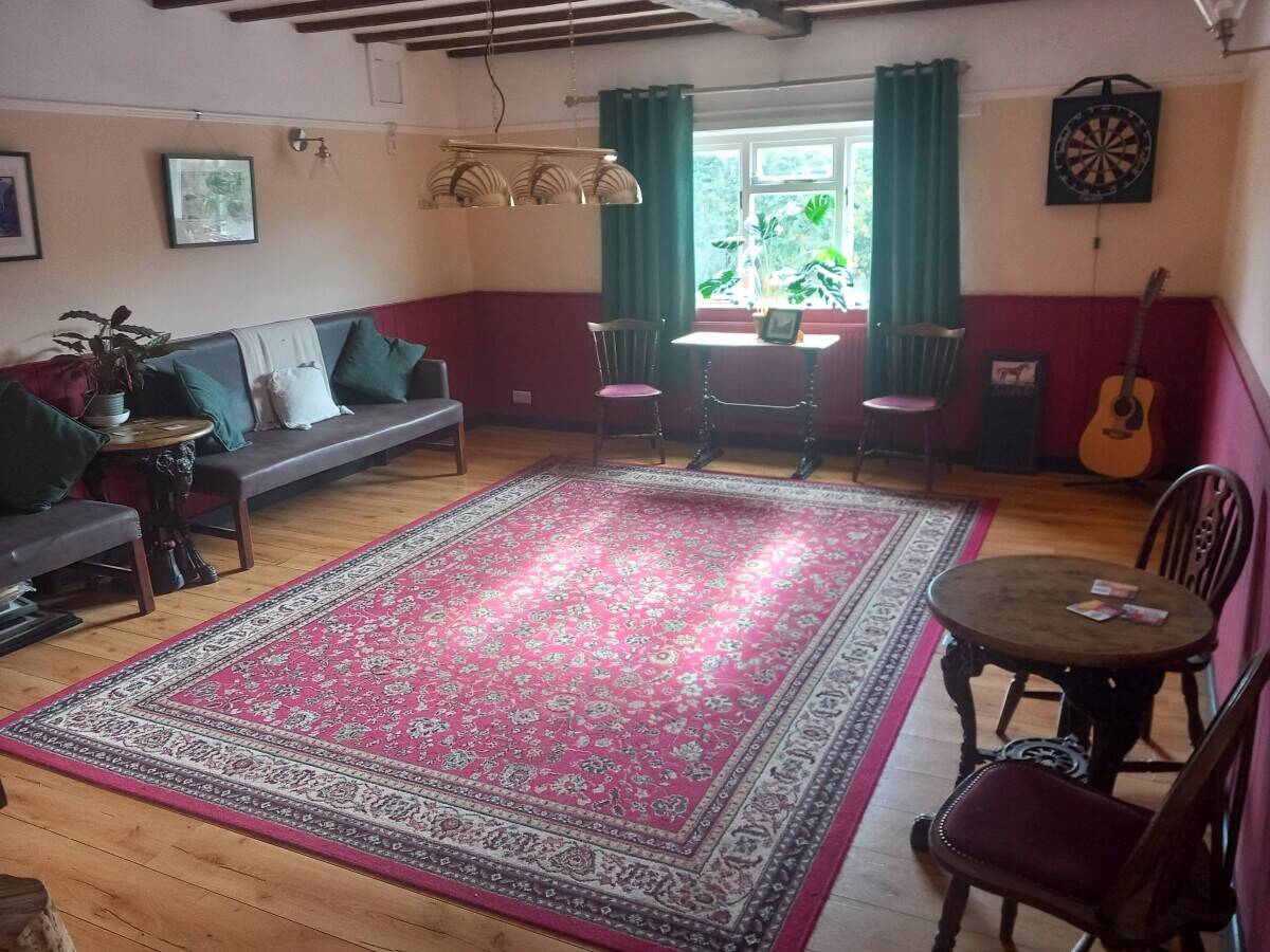 SHROPSHIRE - CHARMING VILLAGE CENTRE TRADITIONAL PUBLIC HOUSE