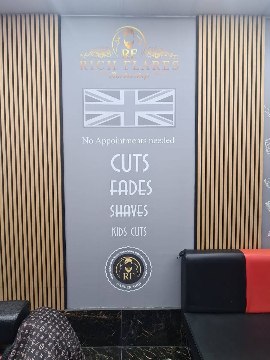 Fully equipped Barber Shop in Weybridge near High Street
