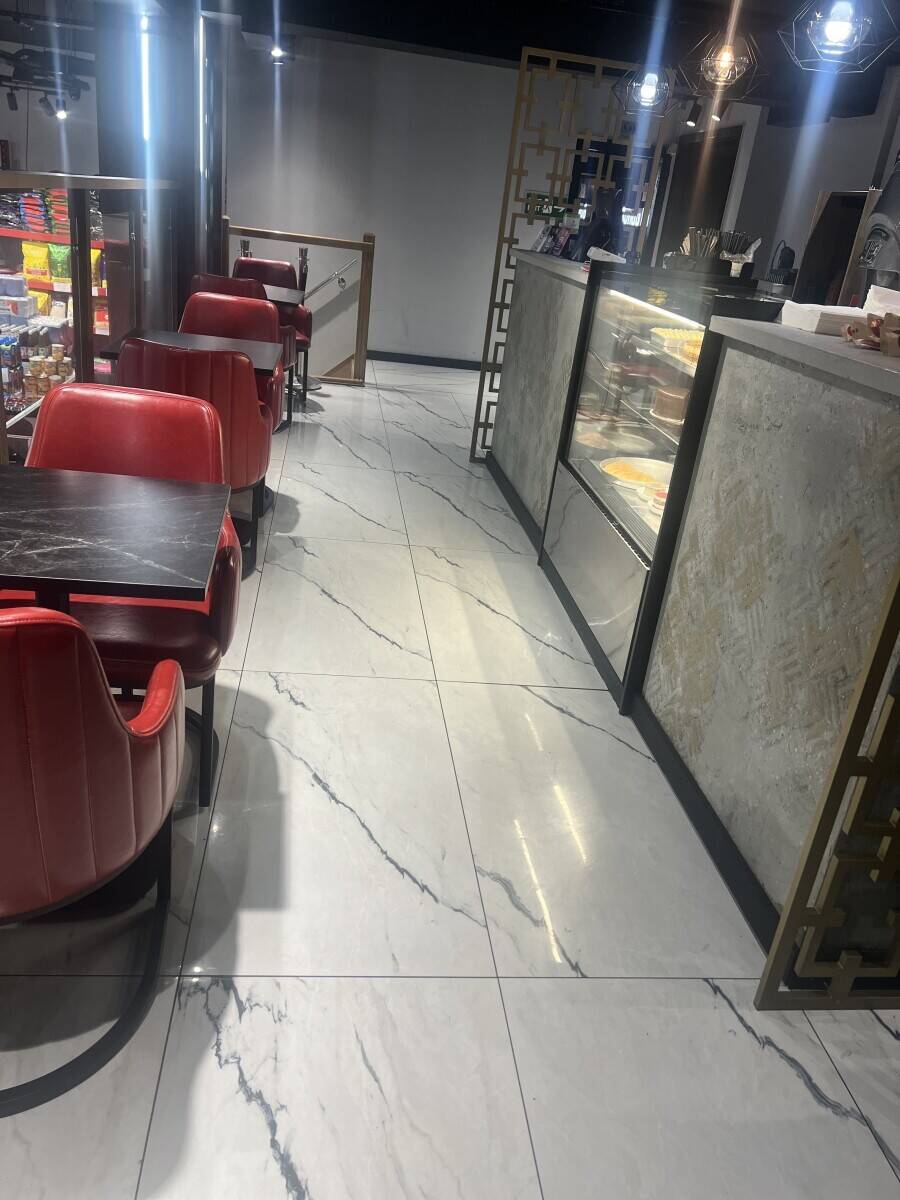Supermarket / cafe 