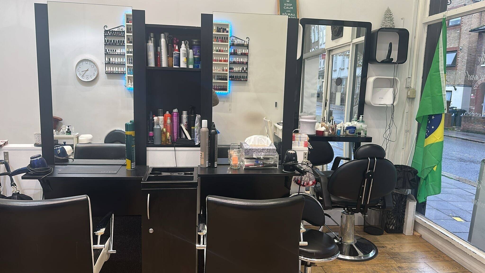 Beauty Salon for Sale – Prime Location – Strong Weekly Turnover Photo 4