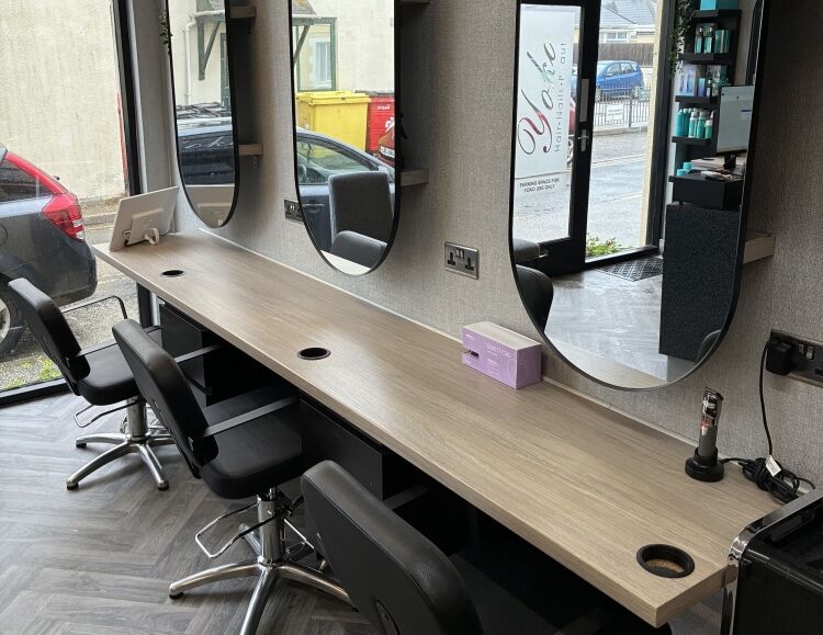 IMMACULATE HAIRDRESSER SALON/BEAUTICIAN