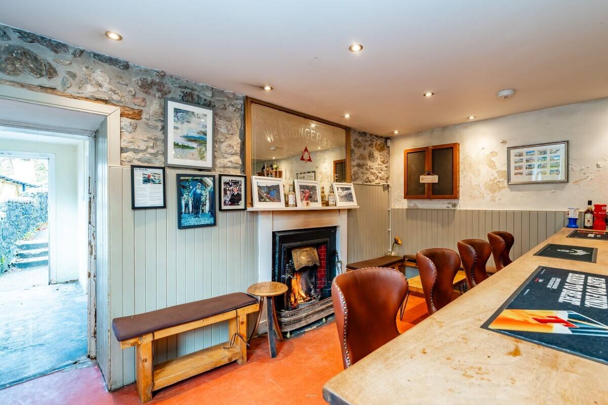 Outstanding Riverside Pub and Self Catering Cottage in the Heart of Malt Whisky Country (ref 1777)
