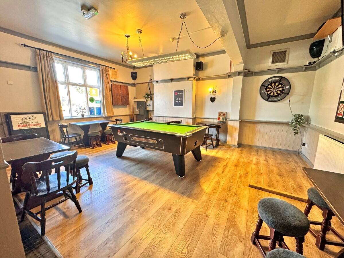 NORTH YORKSHIRE - VILLAGE PUB AND NEWLY BUILT 2 BEDROOM COTTAGE Photo 4