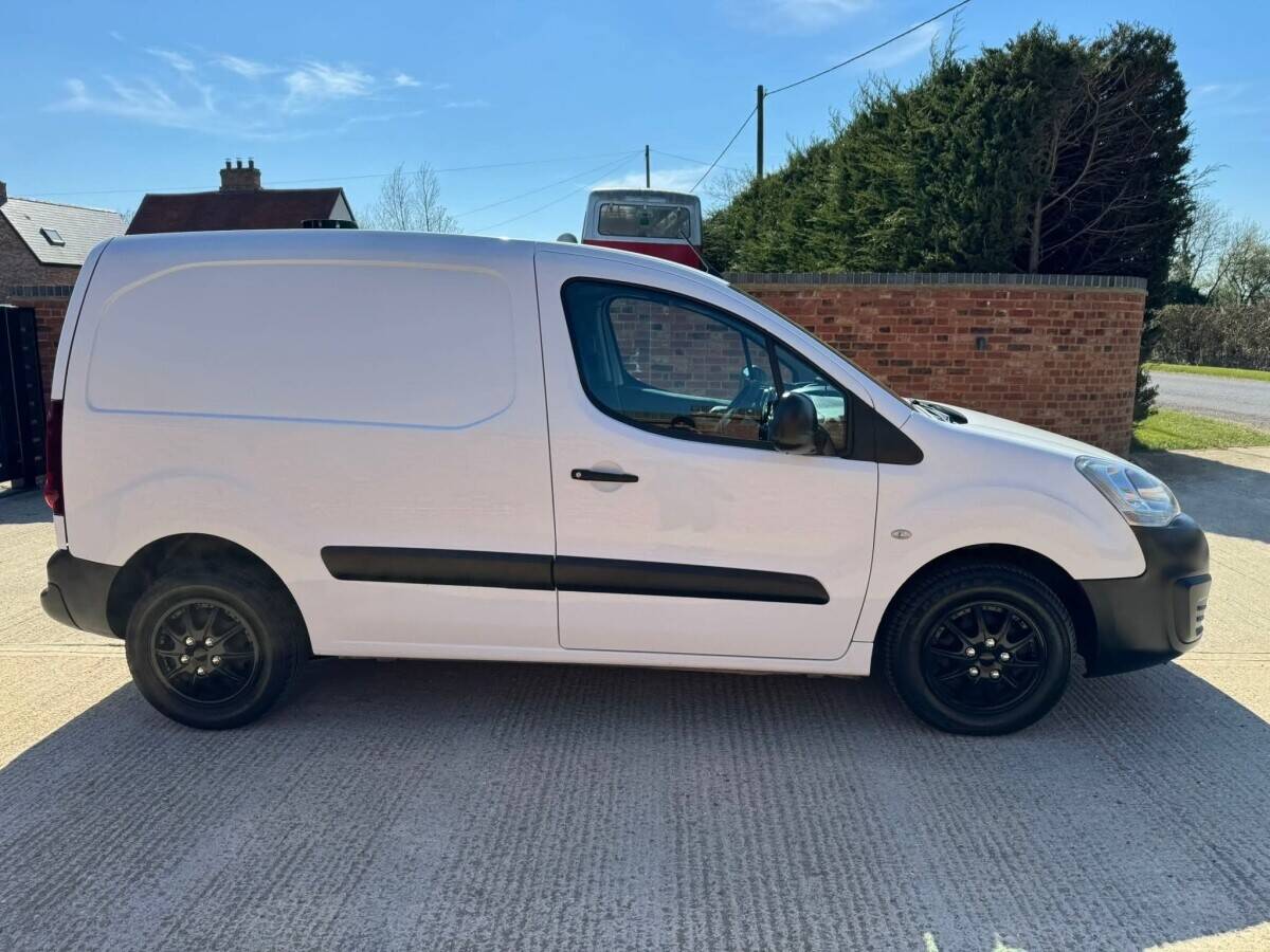 PAS2030/TrustMark Insulation Company with Constructionline Gold & 5 Vans – For Sale Photo 4