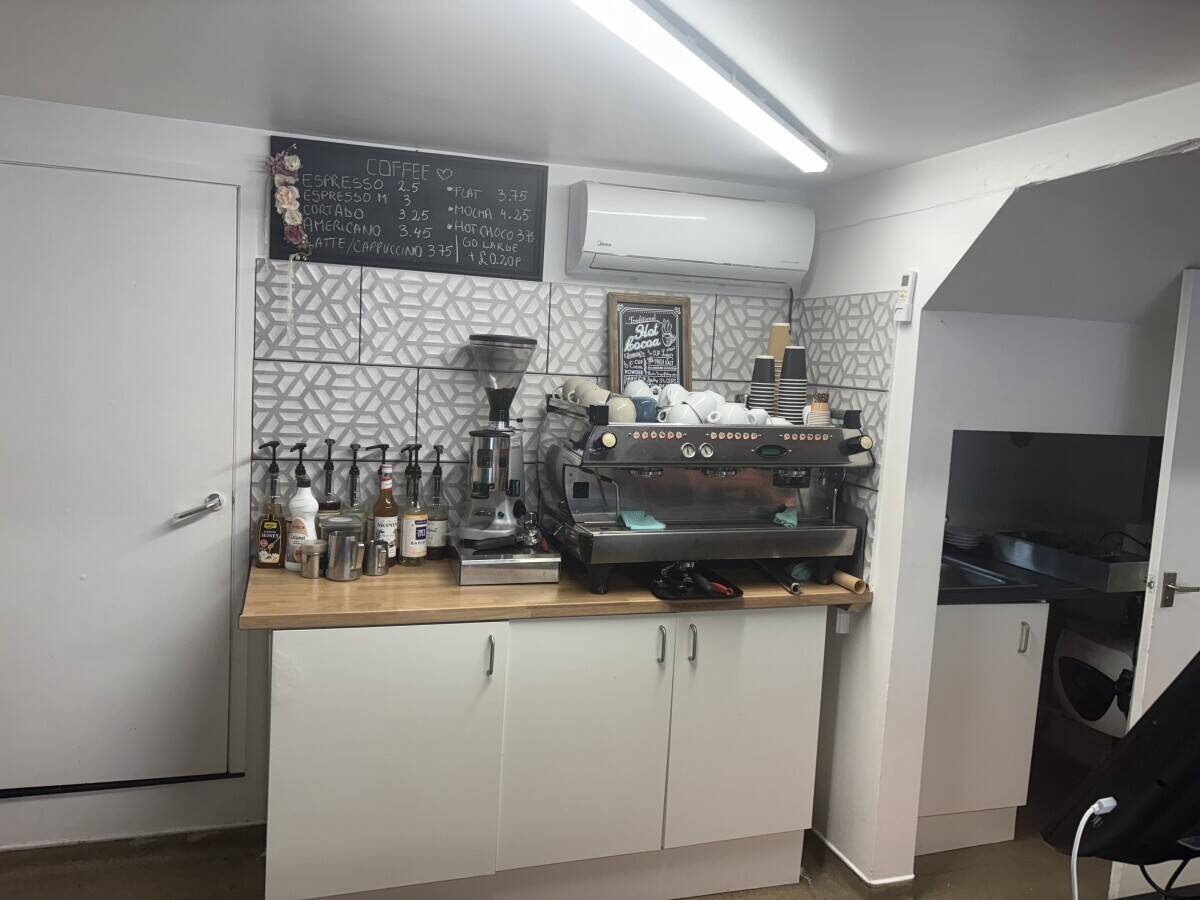 Coffee shop Photo 4