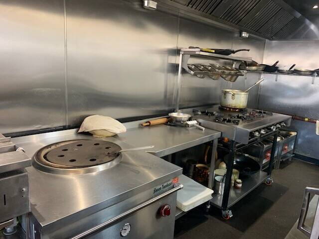 Amazing restaurant and takeaway for sale.  Popular with Celebs. Personal reasons force sale. Photo 4