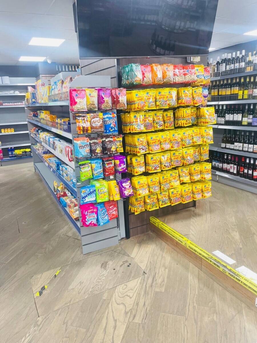 Off licence for sale in Henfield West Sussex with loyal customer base Photo 4