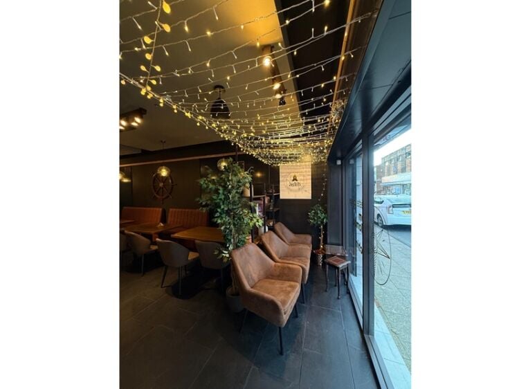 Thriving Modern Indian Restaurant in Prime Location Photo 4