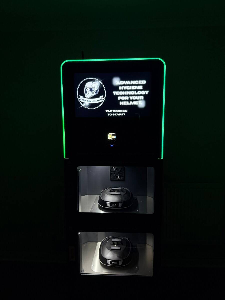 Helmet sanitizer vending machine Photo 3