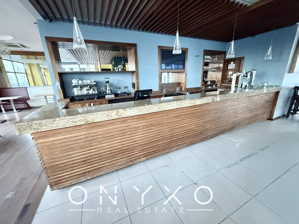 Fully Fitted Restaurant, Bar & Lounge TOLET in Northolt - Currently Closed Photo 4