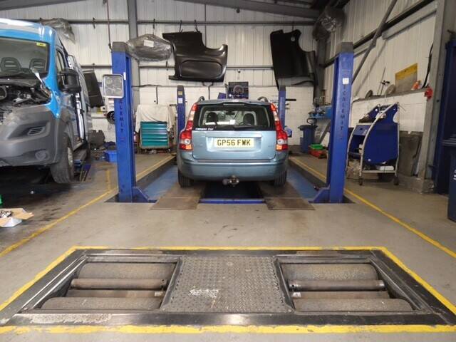 Peugeot and Citroen Repair Centre With MOT For Sale Greater Manchester