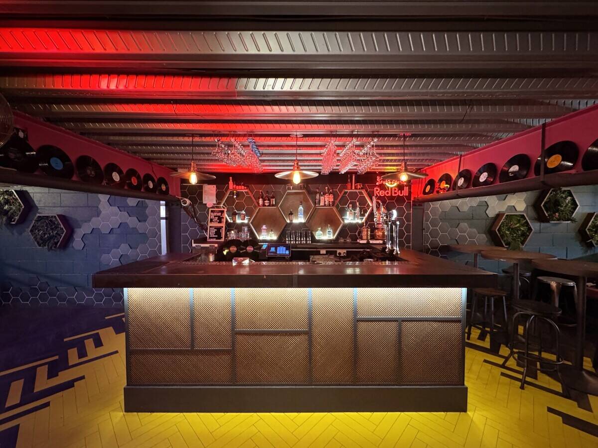 Fully-Equipped Late-Night Bar & Music Venue for Sale in Tooting Market