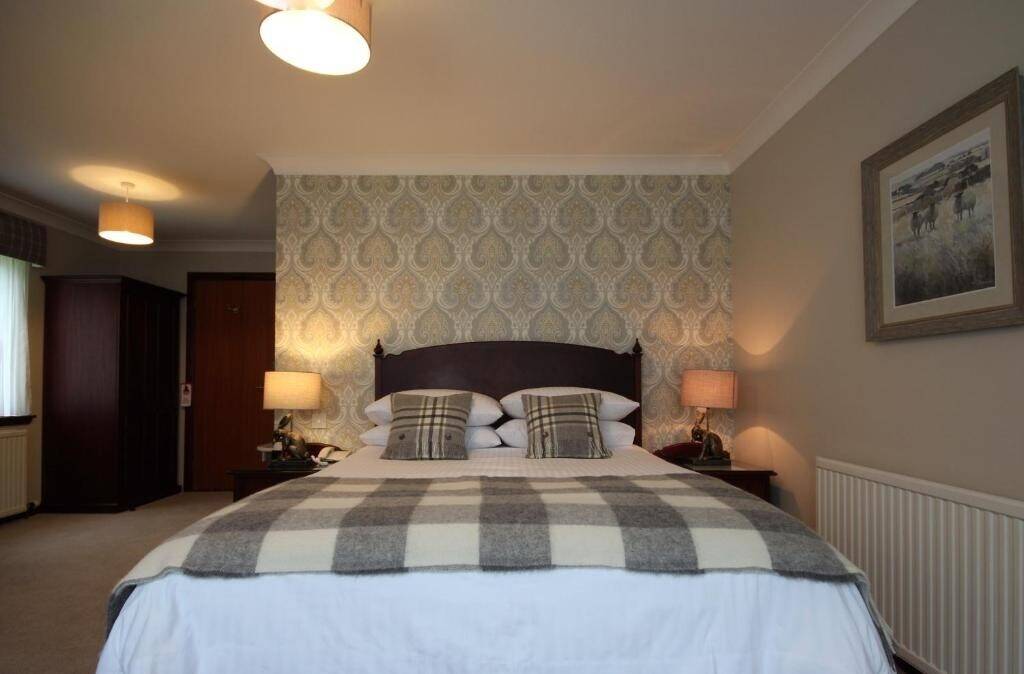 Full Service 27 Bedroom Regional Hotel