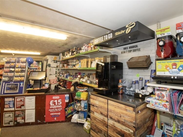 Contin Village Stores and 4 Bedroom House Photo 4