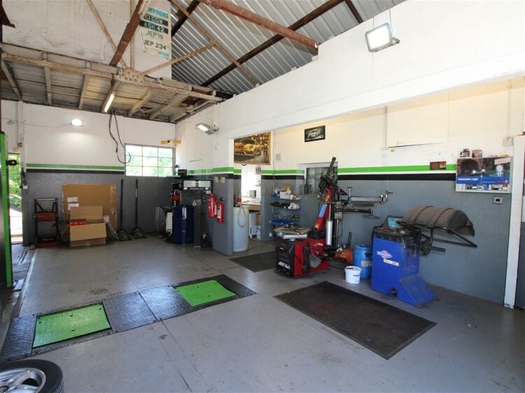 Ardgay Garage