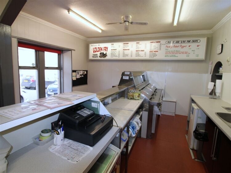 The Golden Fry and 4 Bed House Photo 4