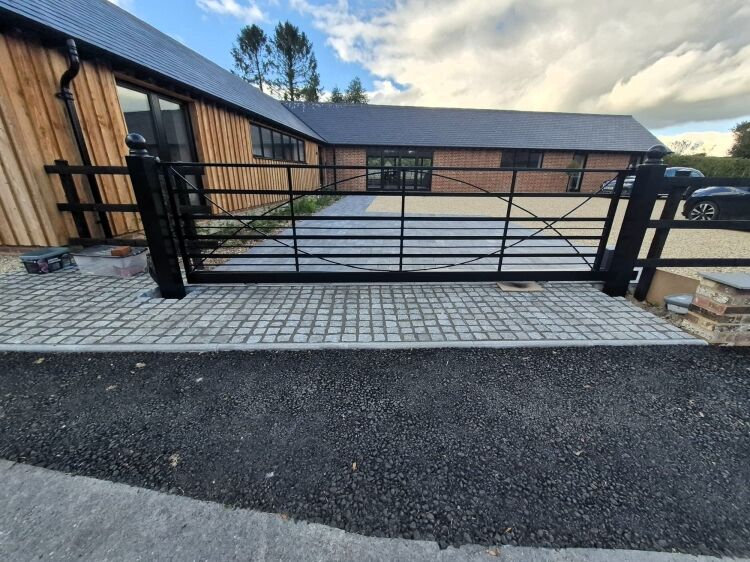 METAL FABRICATION & INSTALLATION Photo 4