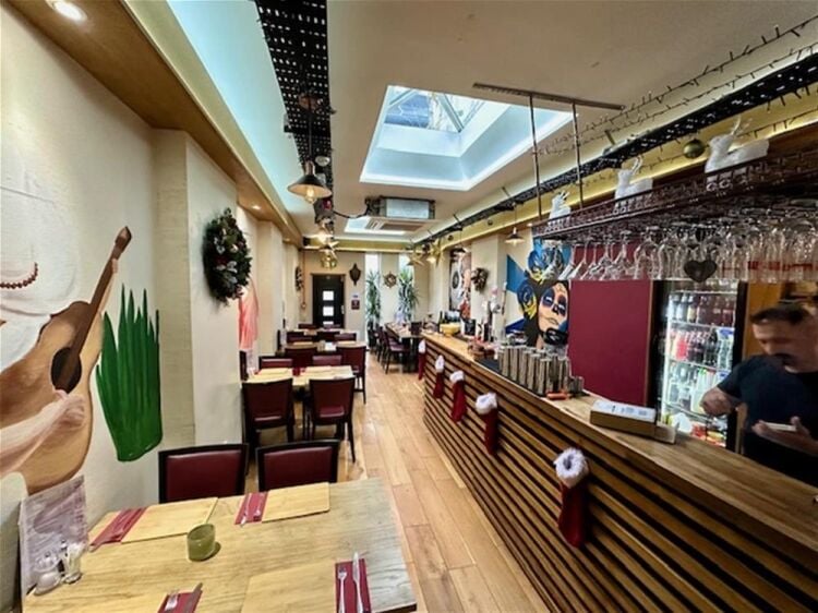 LEASEHOLD
LIC. MEXICAN RESTAURANT TAKEAWAY